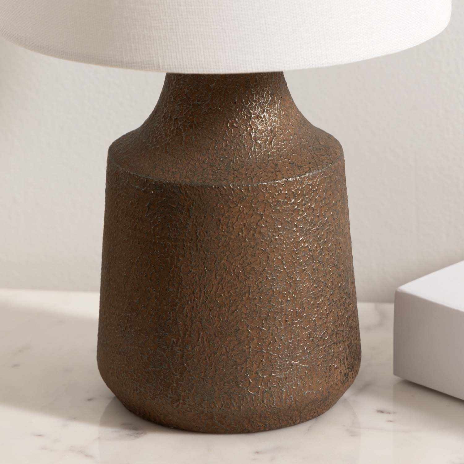 Kumlu Ribbed Ceramic Table Lamp