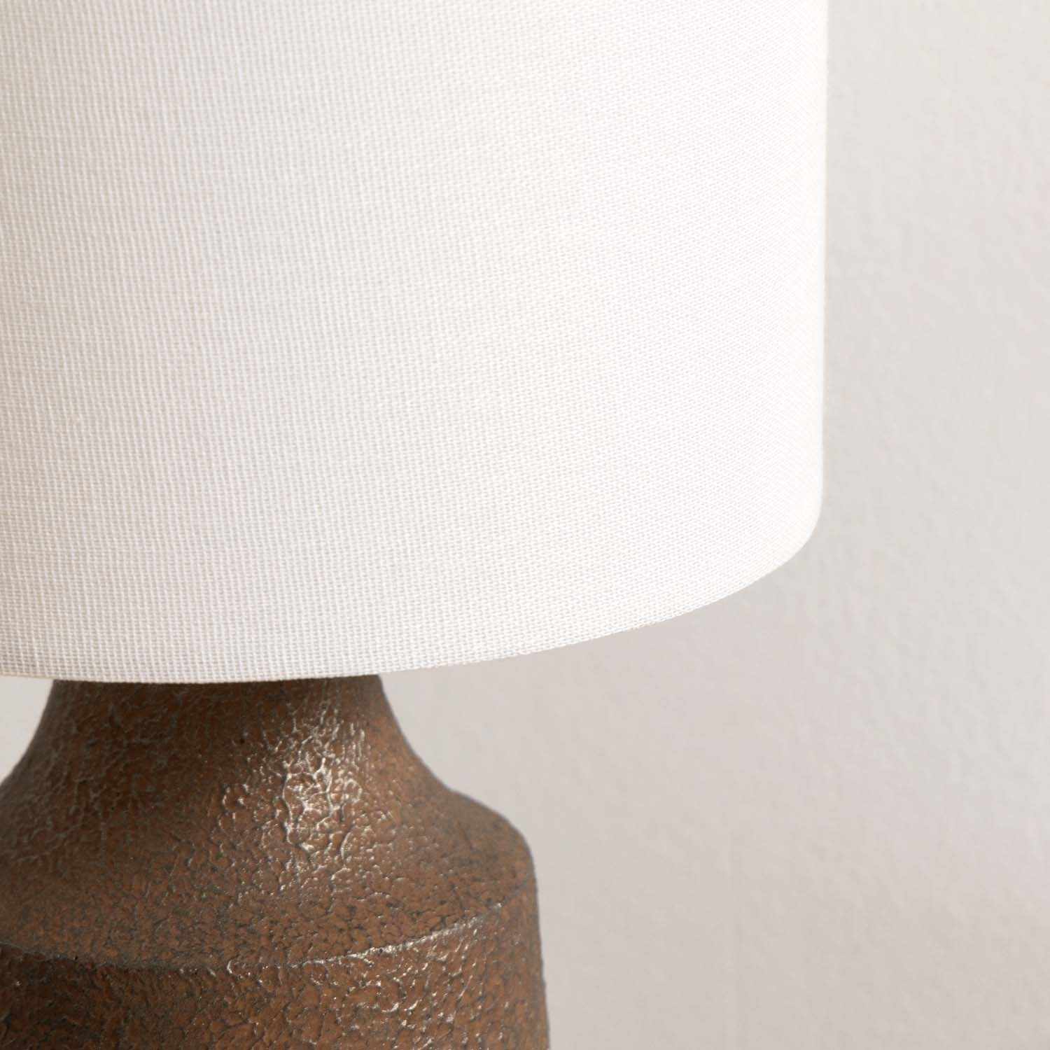 Kumlu Ribbed Ceramic Table Lamp
